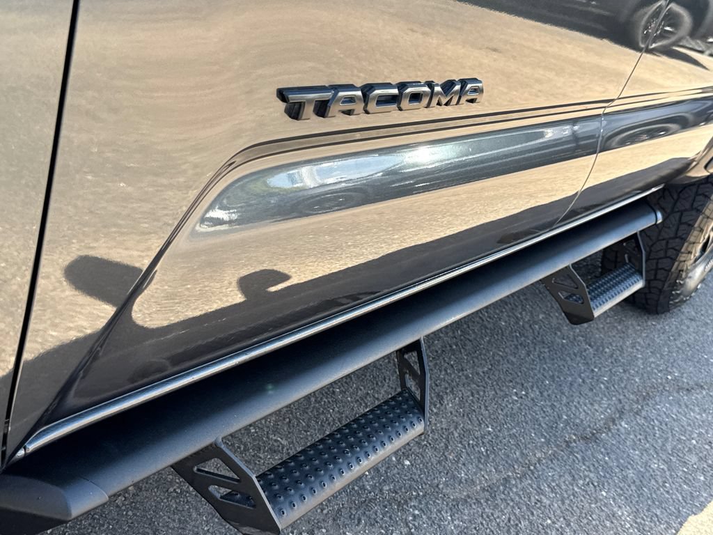 Used 2020 Toyota Tacoma SR5 RWD image 8