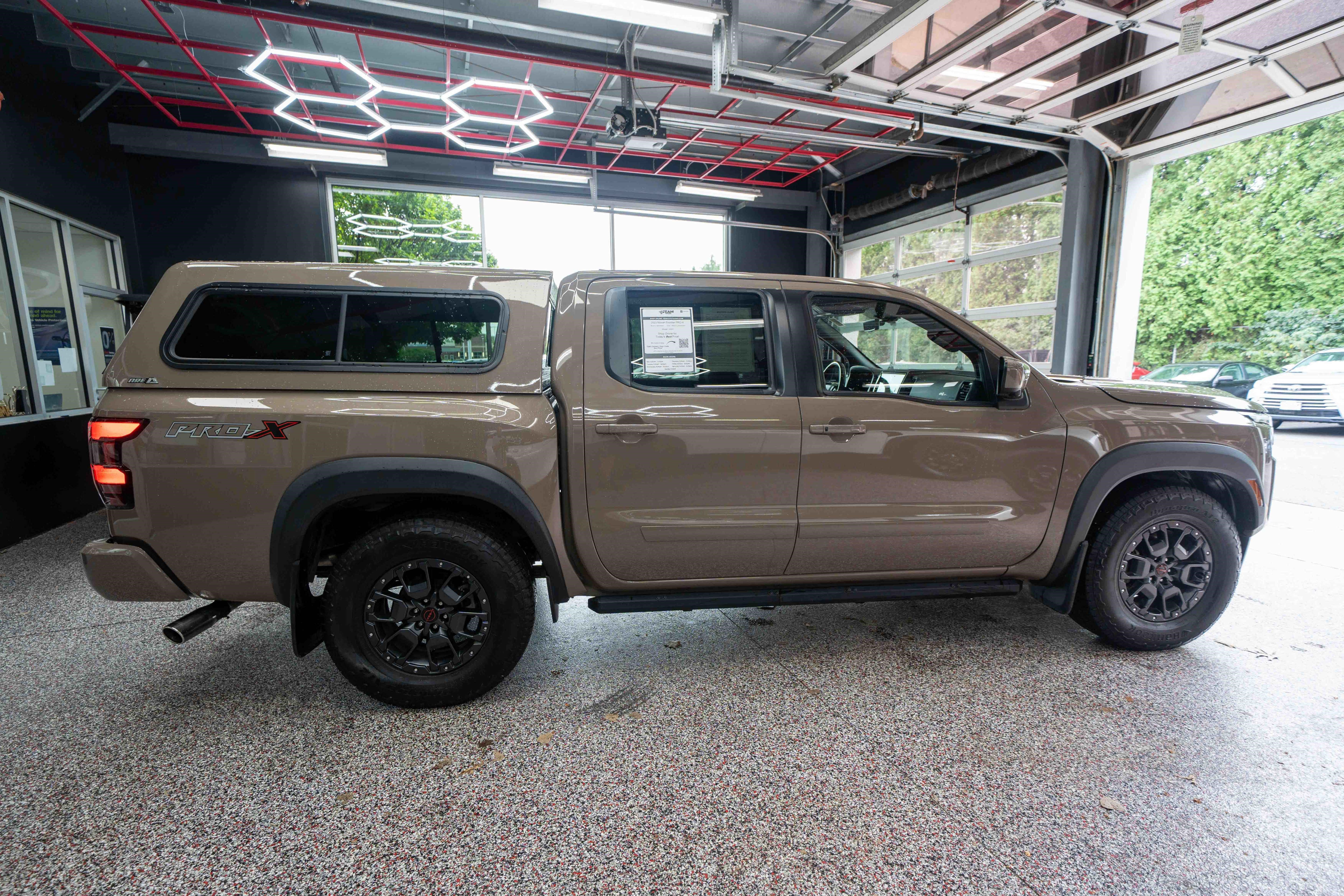 Used 2023 Nissan Frontier Pro-X w/ Pro-X Premium Package RWD image 4