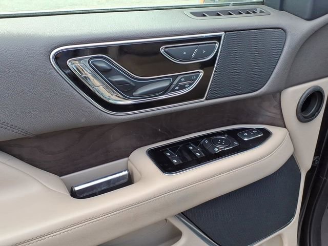 Used 2022 Lincoln Navigator Reserve image 9