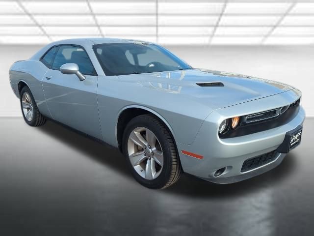 Used 2023 Dodge Challenger SXT image 1