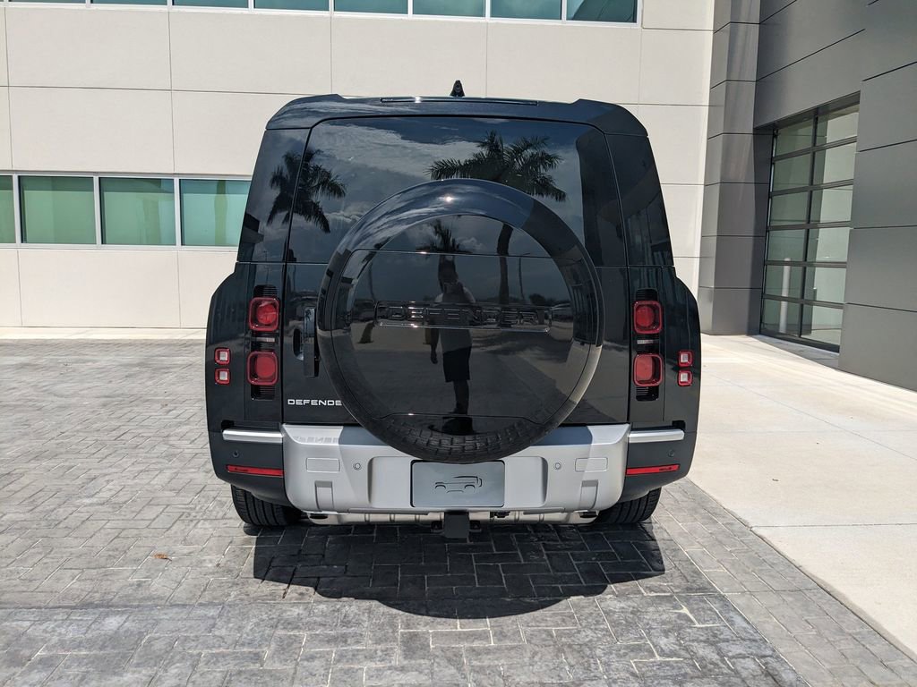 New 2025 Land Rover Defender 130 S image 5
