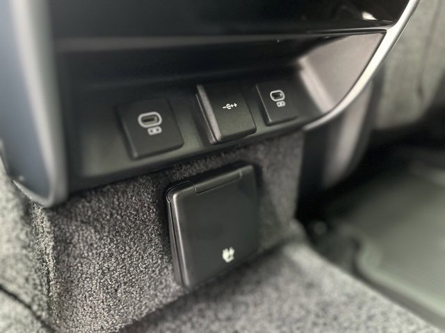 New 2025 Land Rover Range Rover SE image 56