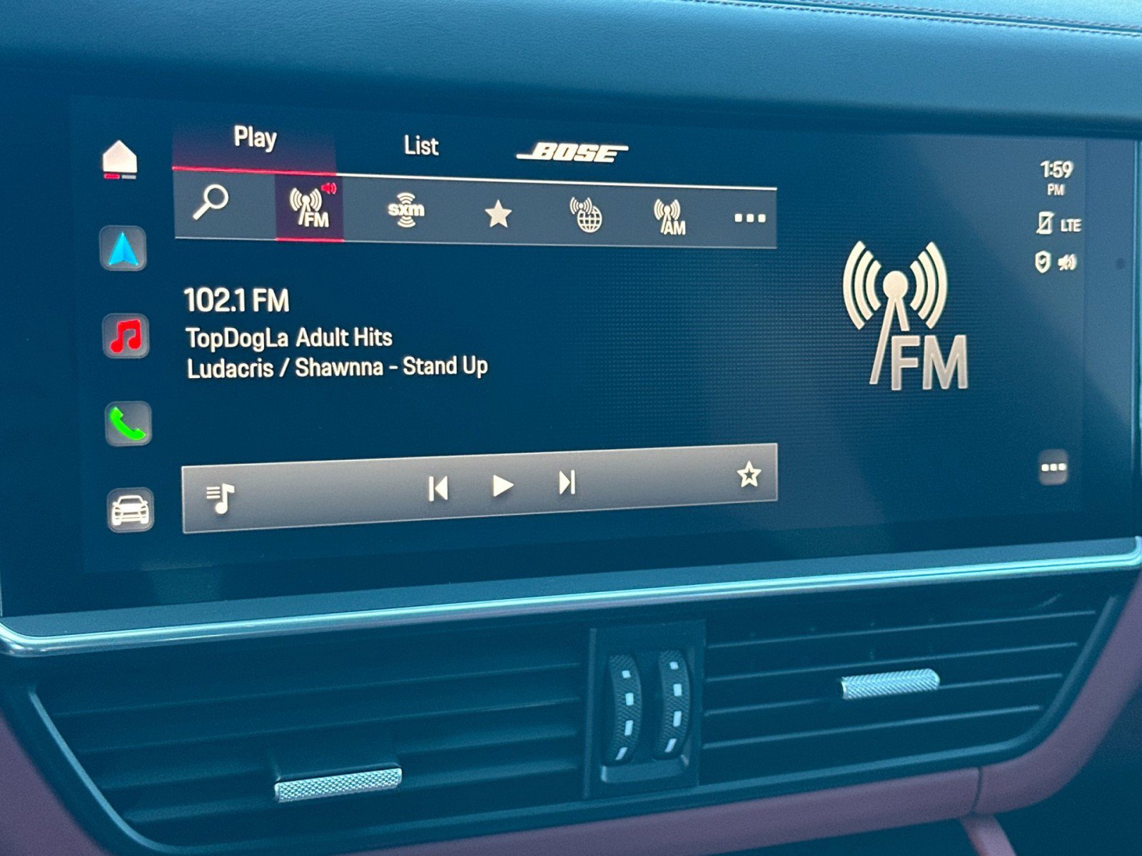 Certified 2022 Porsche Cayenne Platinum Edition image 18