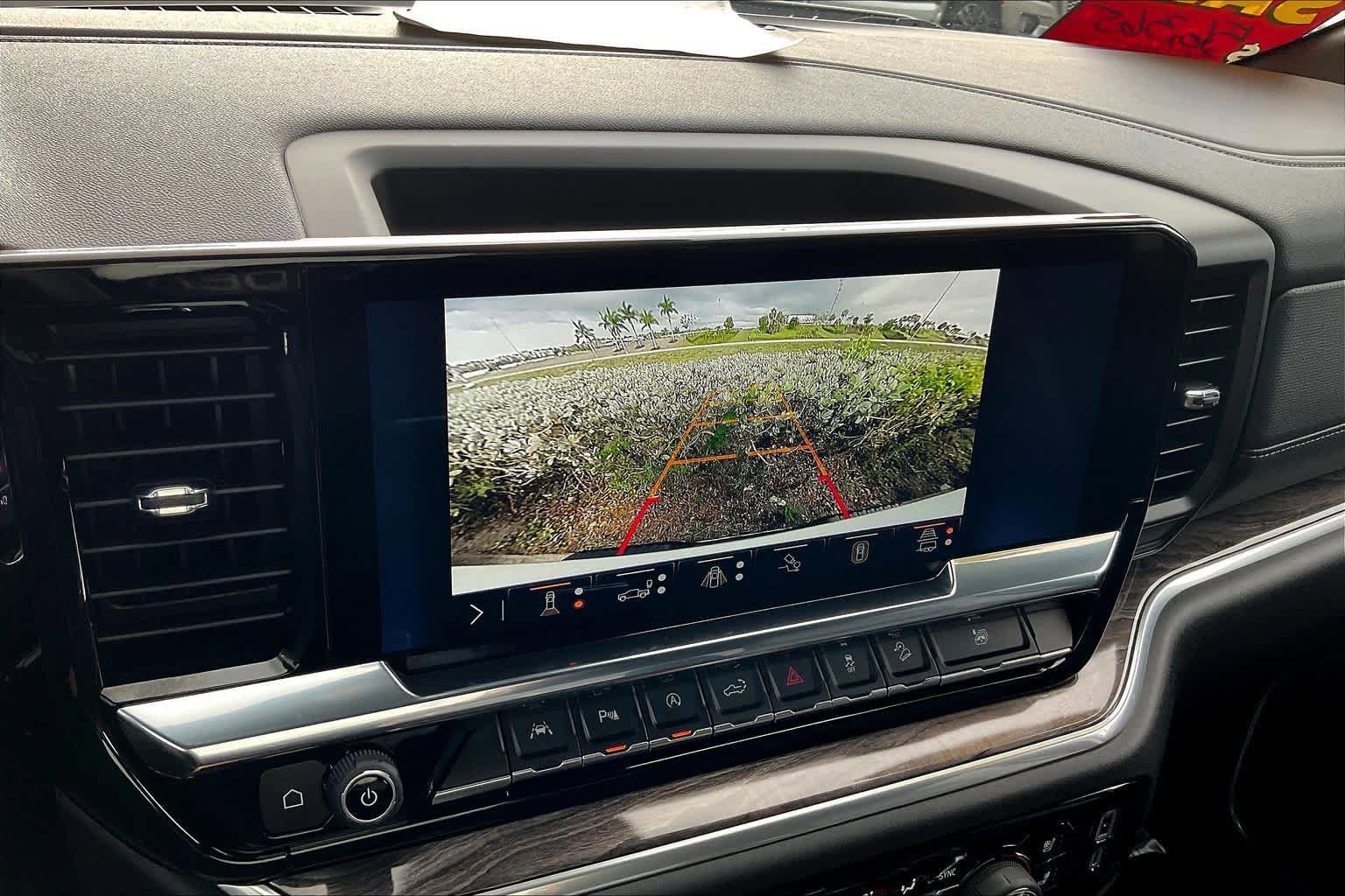 Certified 2025 Chevrolet Silverado 1500 LTZ AWD/4WD image 21