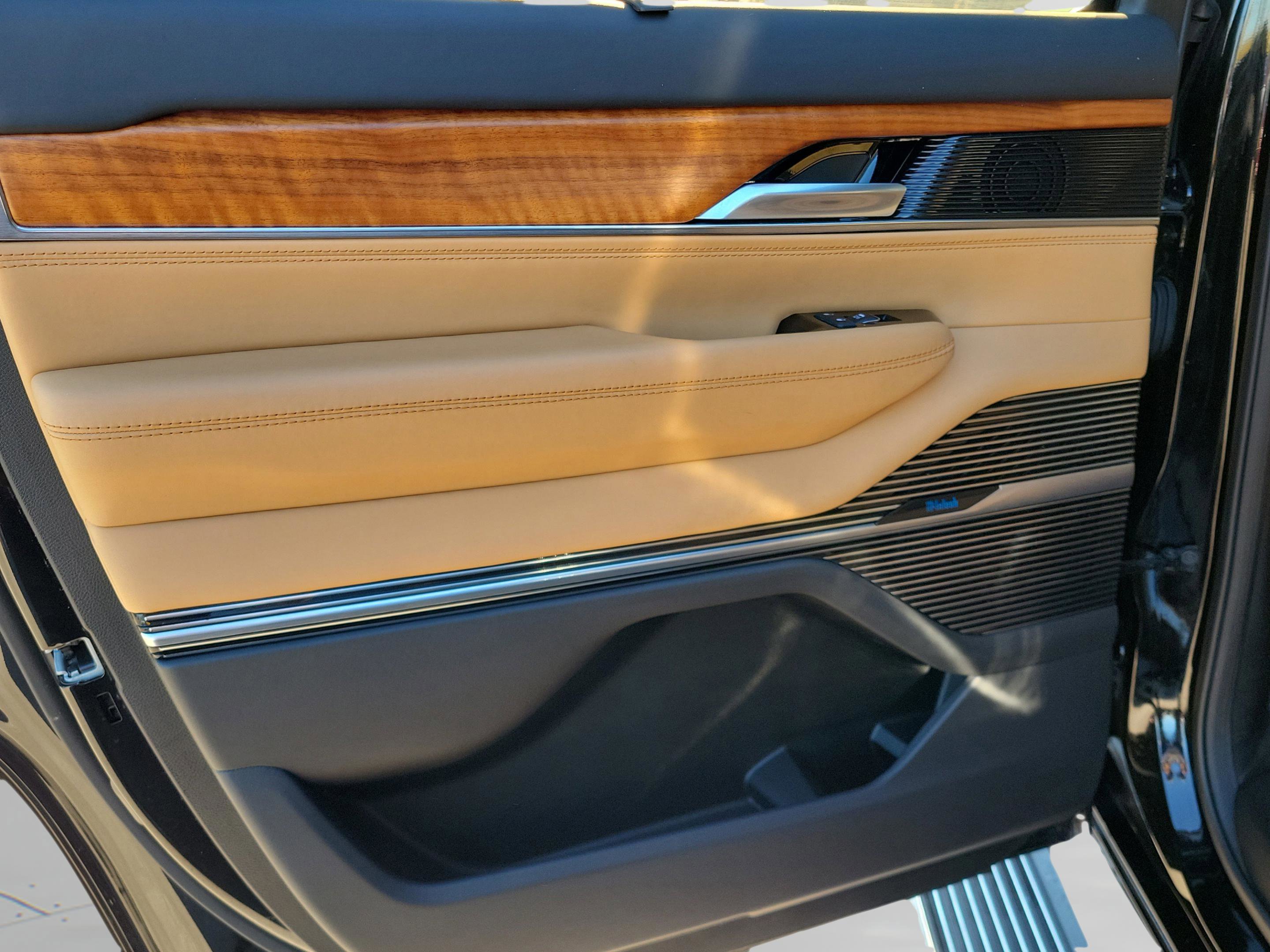 Used 2022 Jeep Grand Wagoneer Series III image 33