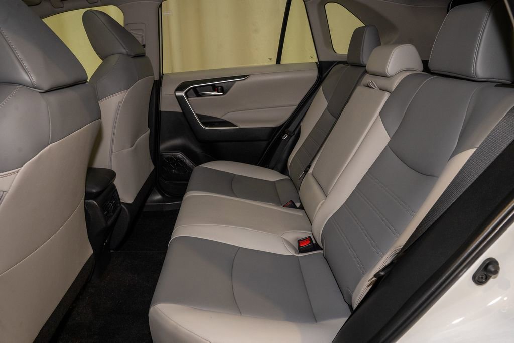 Used 2025 Toyota RAV4 XLE Premium image 9