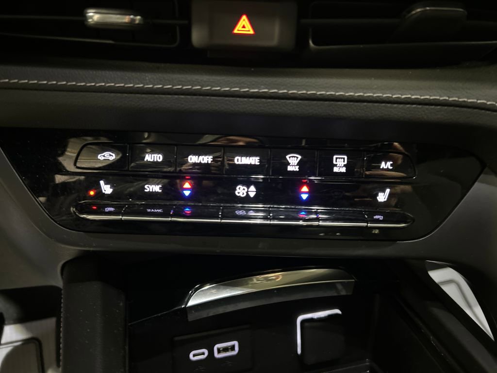 Used 2023 Buick Envision Preferred image 19