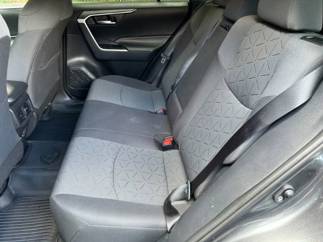 Used 2020 Toyota RAV4 XLE image 28