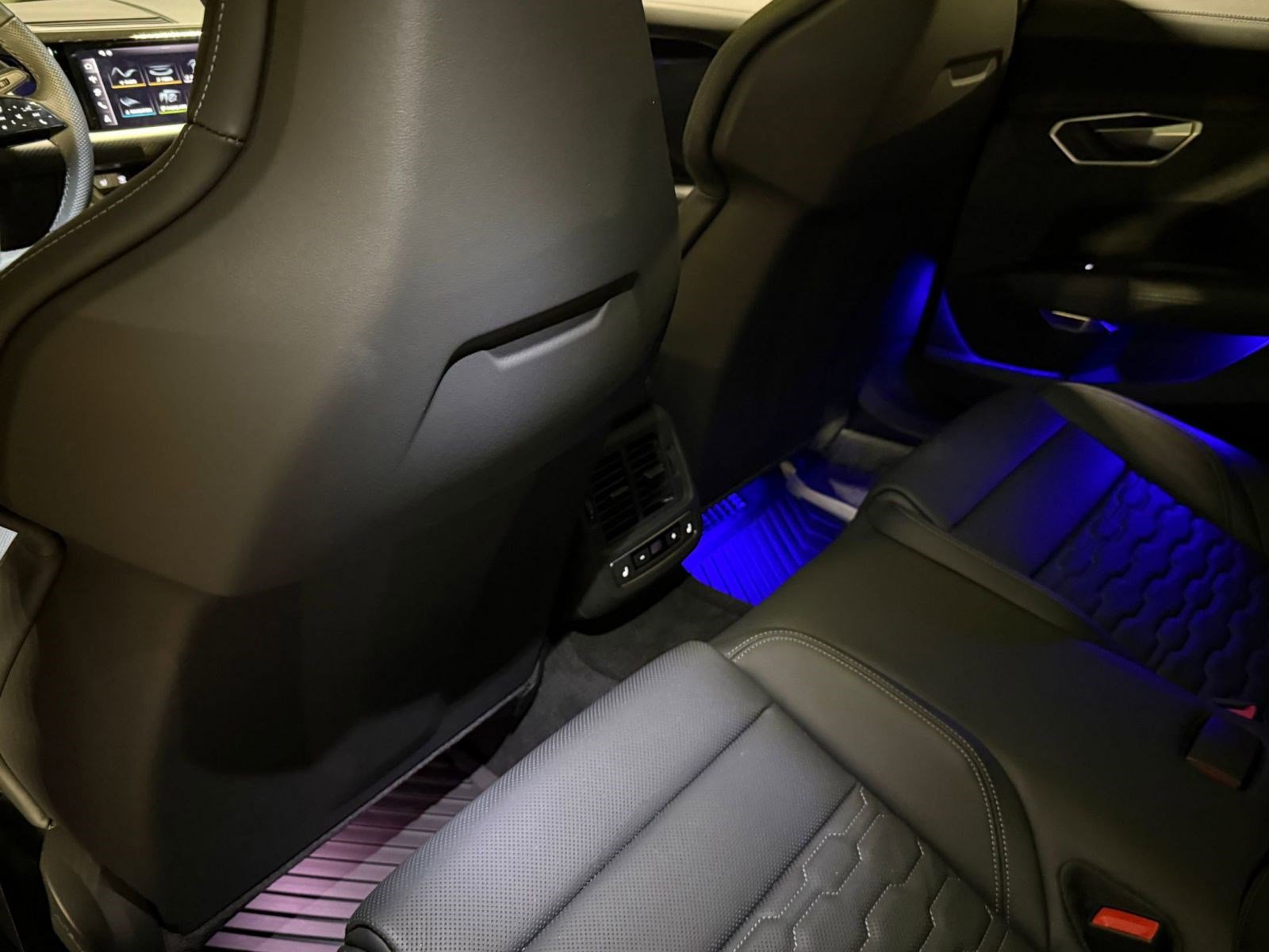 Used 2025 Audi S e-tron GT Prestige w/ Prestige Package image 21