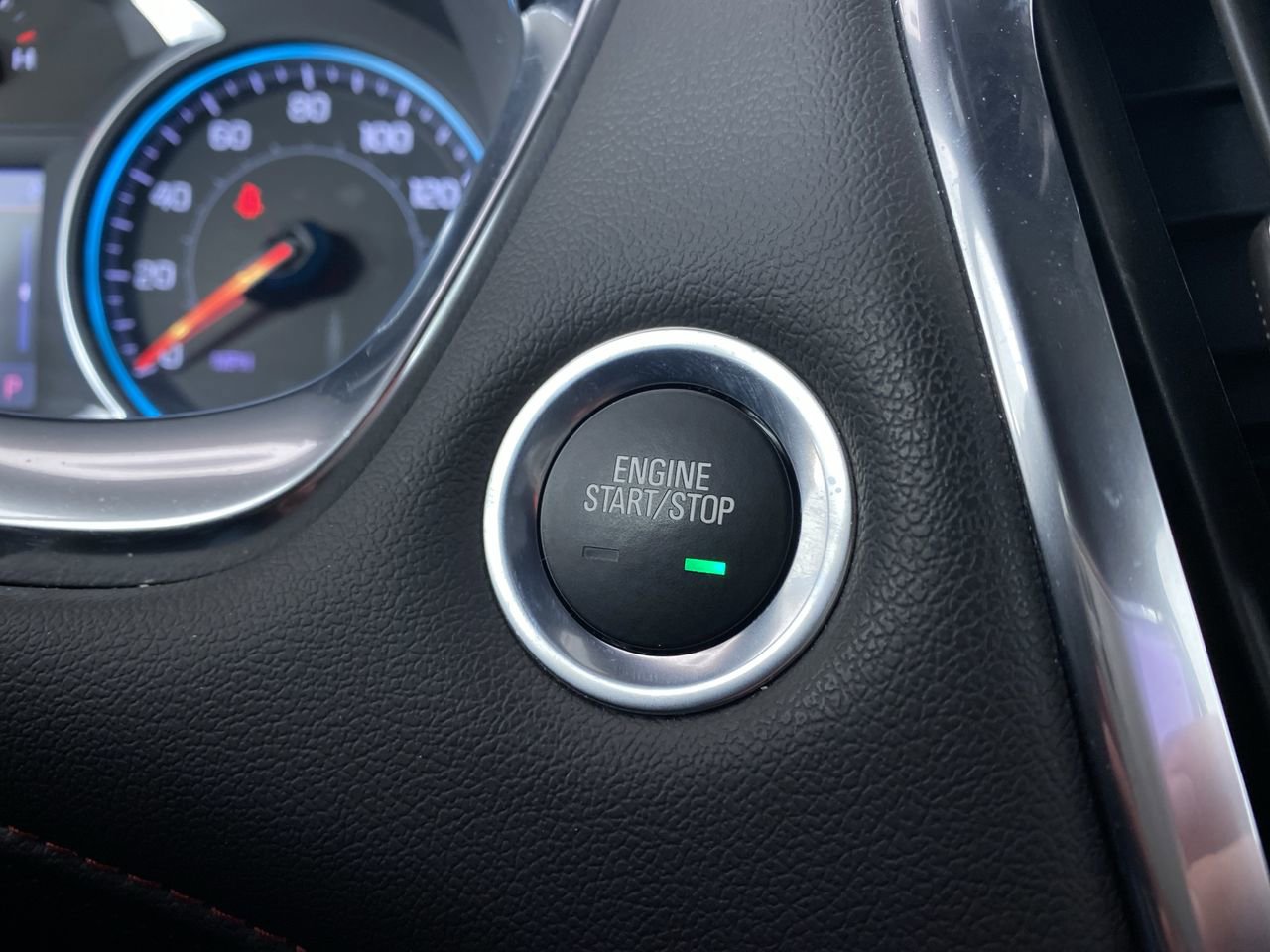 Certified 2023 Chevrolet Traverse RS image 9