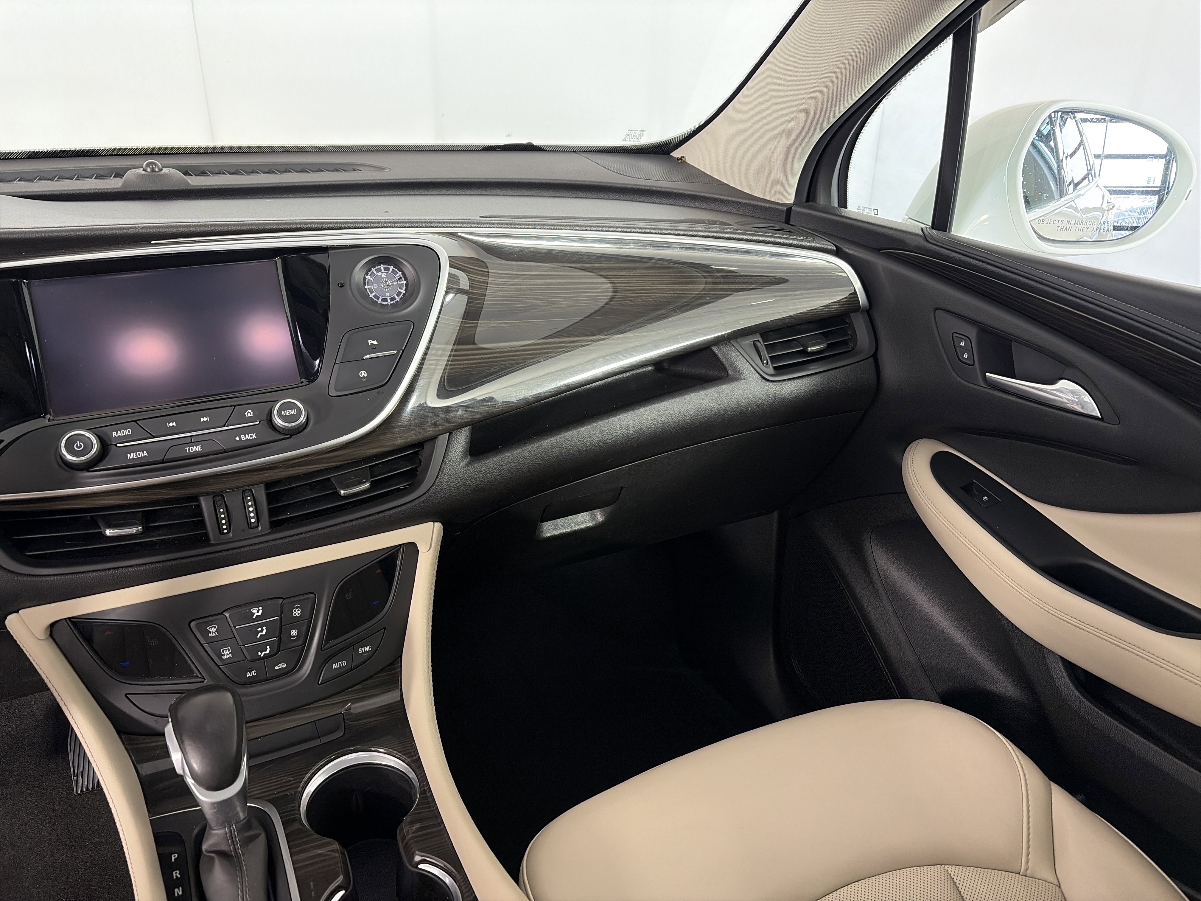Used 2019 Buick Envision Essence image 4