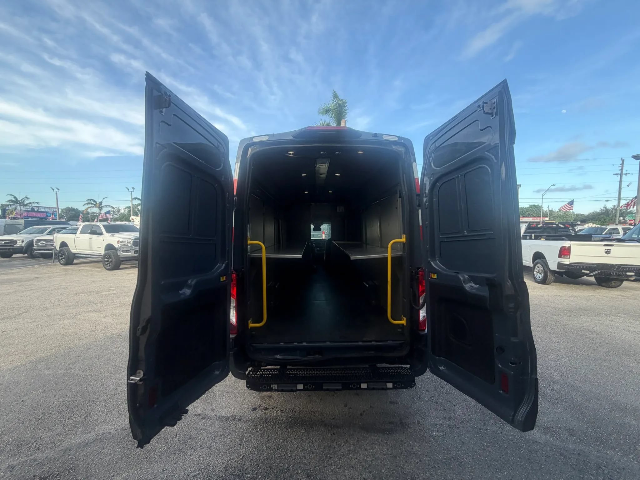 Used 2020 Ford Transit 250 148 High Roof Extended RWD image 5