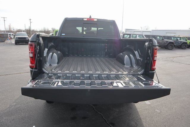 New 2026 RAM 1500 4x4 Crew Cab image 23