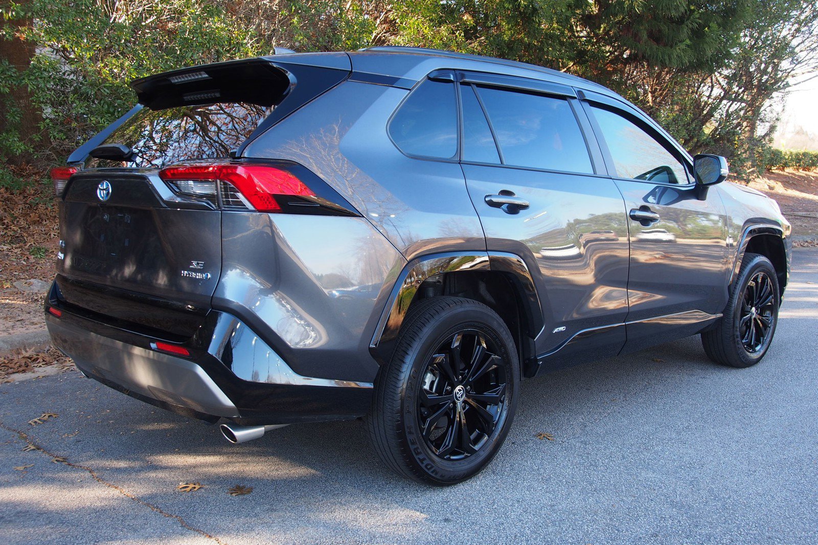 Used 2024 Toyota RAV4 SE image 7