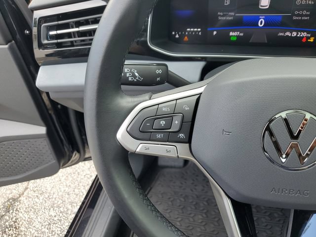Used 2025 Volkswagen Jetta SE w/ Sunroof Package FWD image 32