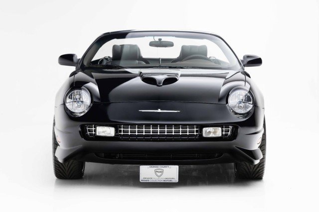 Used 2002 Ford Thunderbird Deluxe image 5