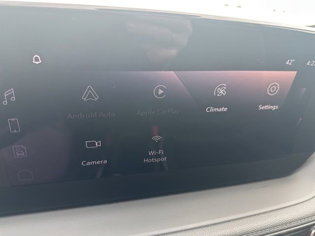 Used 2025 Buick Encore GX Avenir w/ Avenir Technology Package AWD/4WD image 23