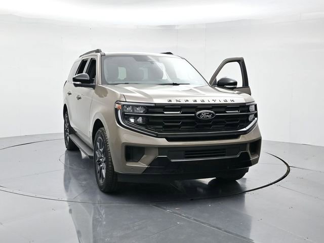 New 2026 Ford Expedition Platinum w/ Stealth Appearance Package image 5
