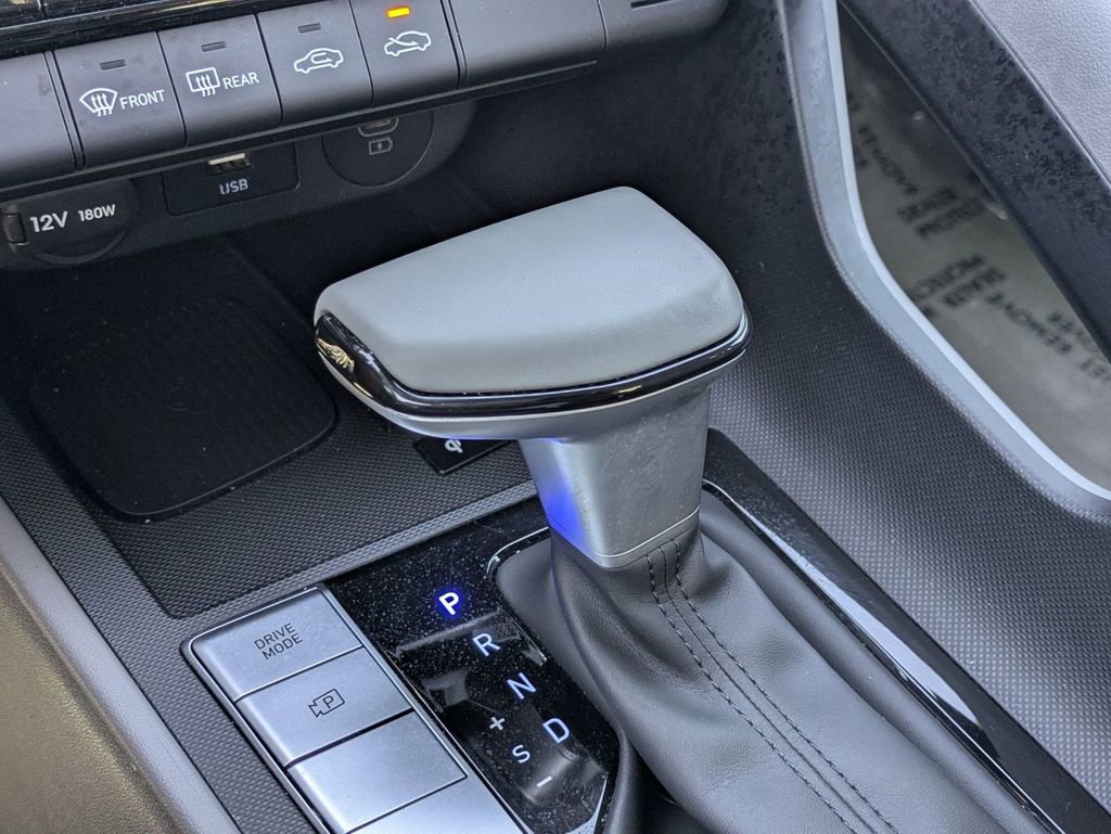 Certified 2025 Hyundai Elantra Sport image 19