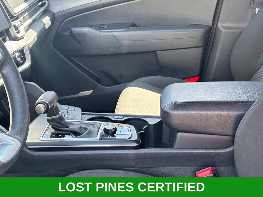 Used 2024 Kia Sportage LX image 9
