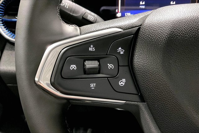Used 2025 Chevrolet Trax LT w/ LT Convenience Package FWD image 18