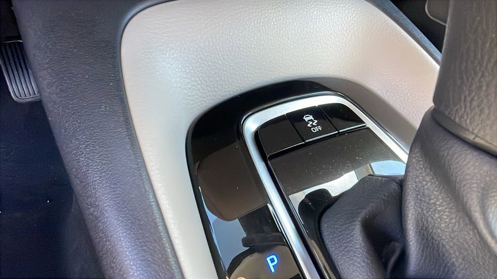 Used 2026 Toyota Corolla LE FWD image 17