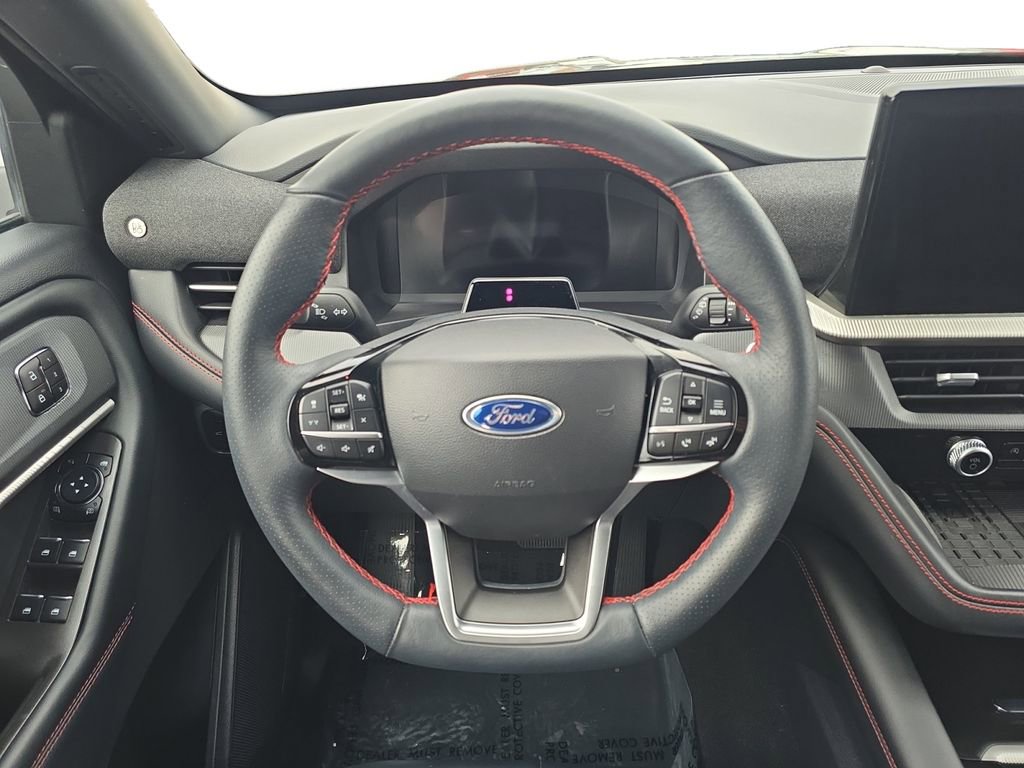 Used 2025 Ford Explorer ST-Line w/ Premium Package image 14