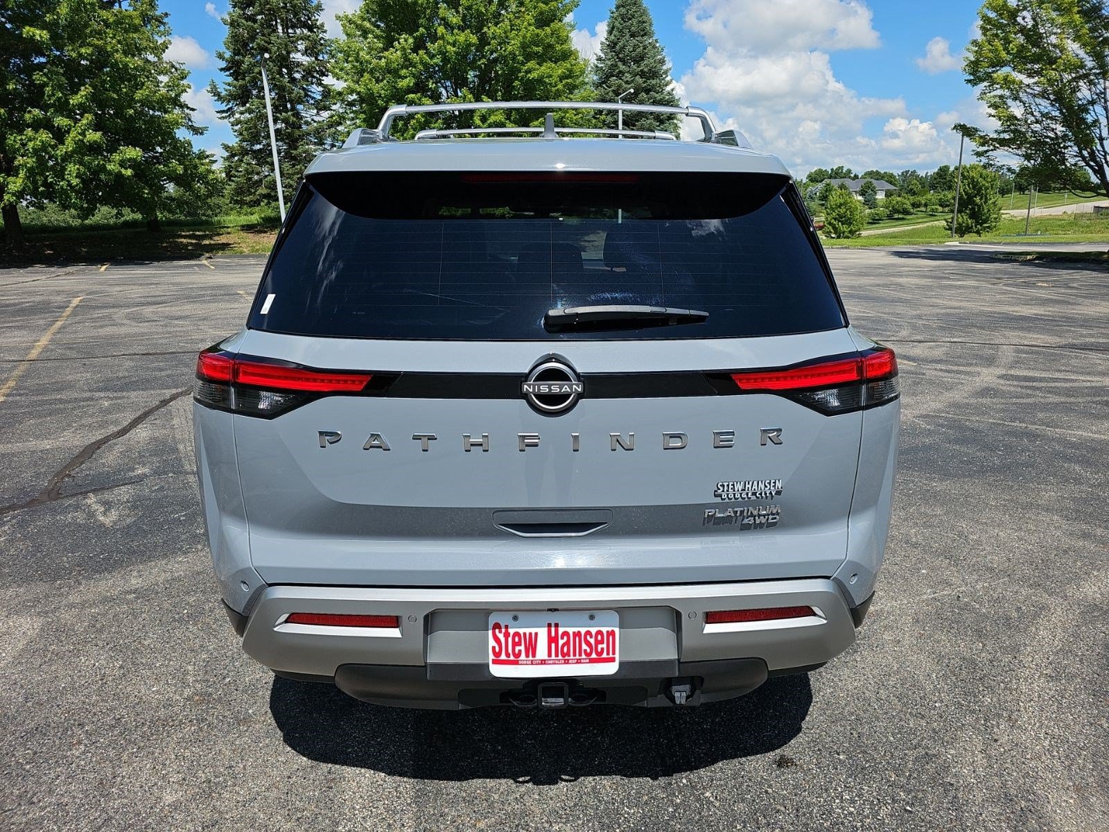 Used 2024 Nissan Pathfinder Platinum AWD/4WD image 5
