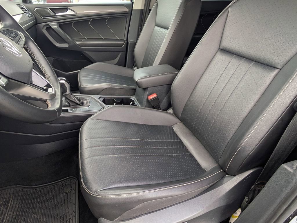 Used 2022 Volkswagen Tiguan SE image 13