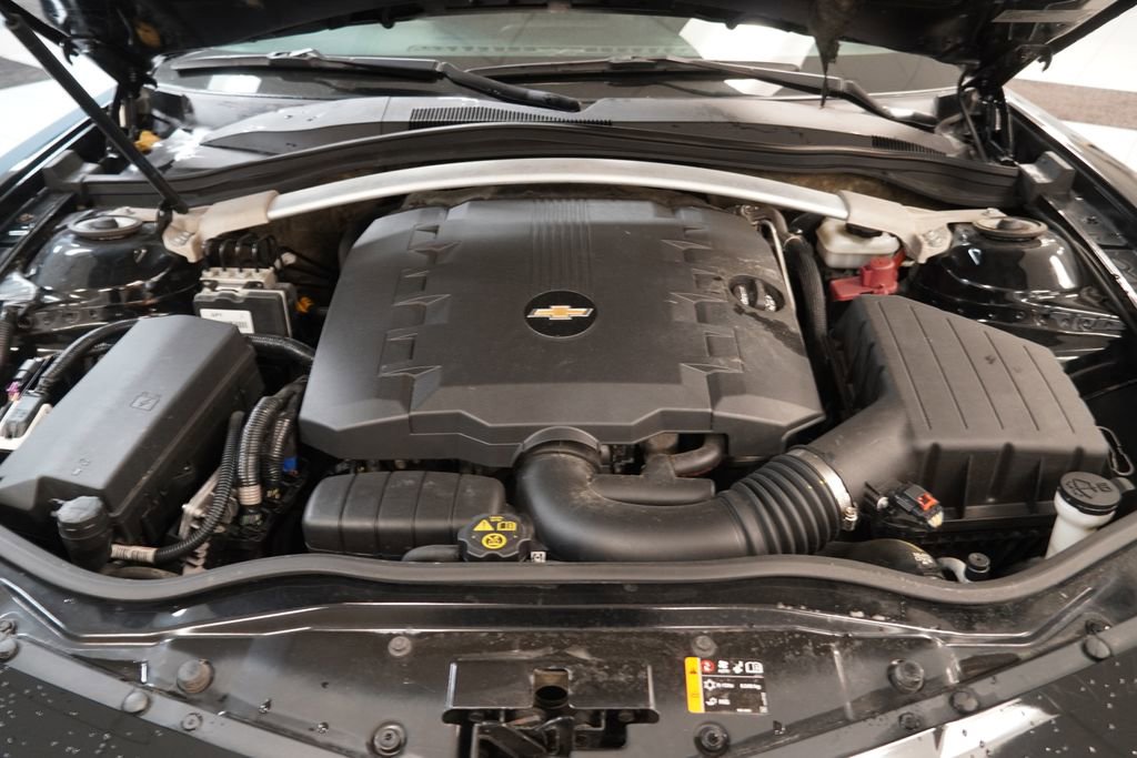 Used 2015 Chevrolet Camaro LT RWD image 14