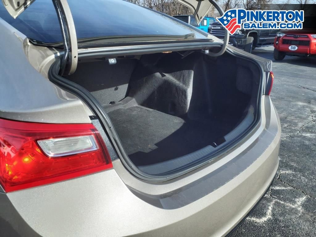 Used 2022 Chevrolet Malibu LS image 14