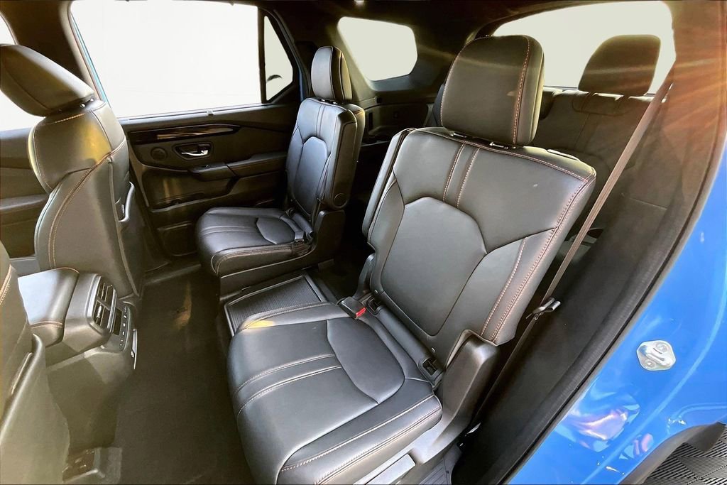 Used 2023 Honda Pilot TrailSport image 18