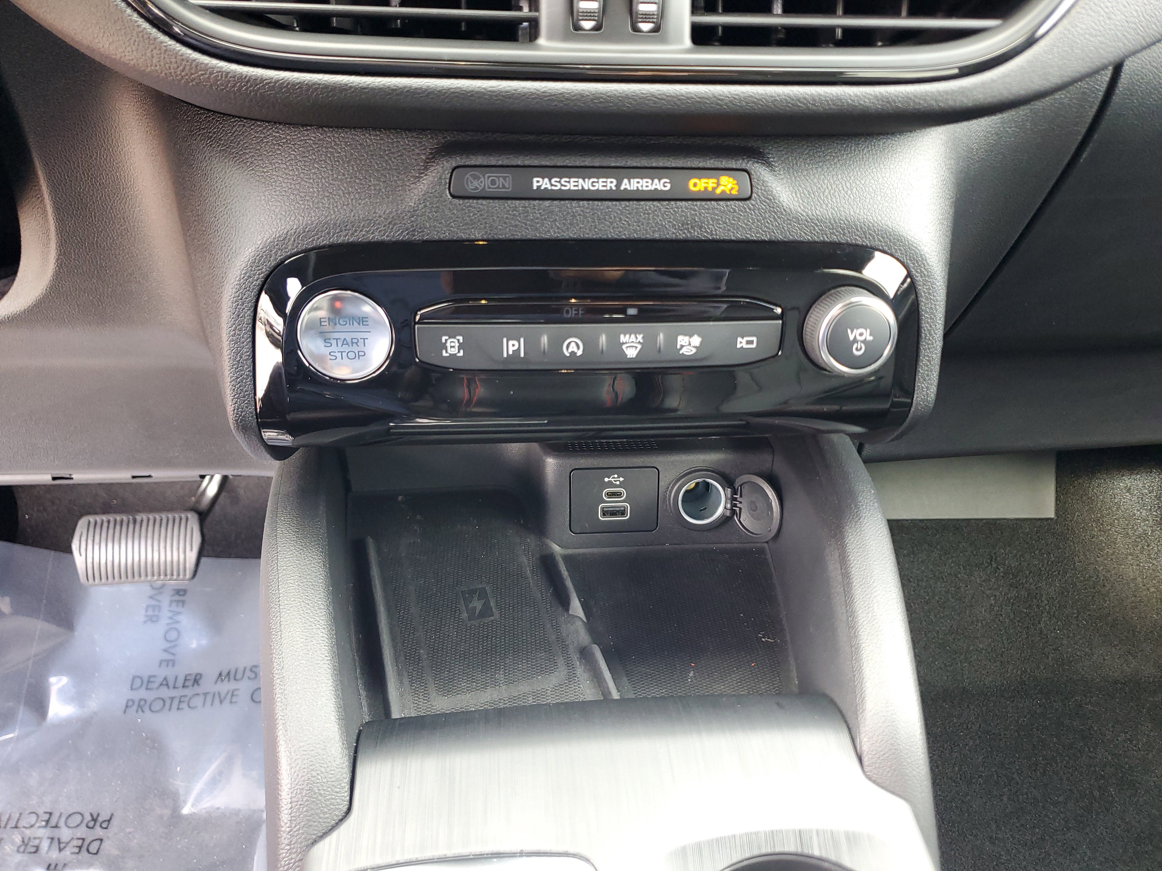 Used 2025 Ford Escape ST-Line Elite w/ Premium Technology Package image 25