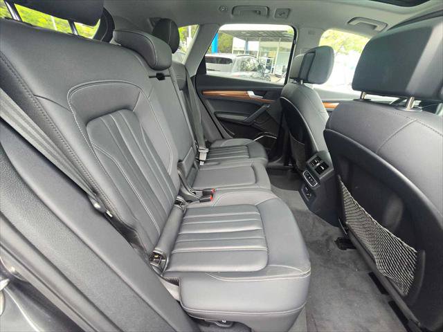 Used 2023 Audi Q5 2.0T Premium Plus w/ Premium Plus Package AWD/4WD image 12