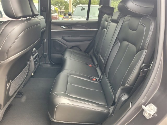 New 2025 Jeep Grand Cherokee Limited image 6