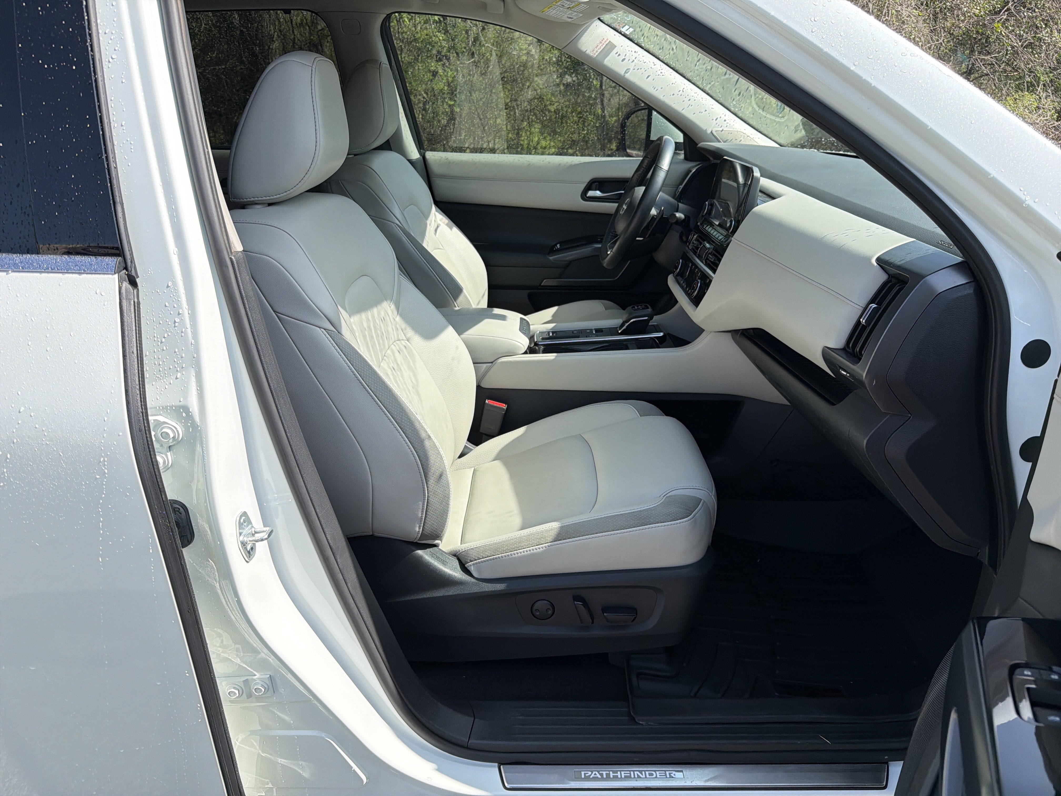 Used 2023 Nissan Pathfinder SL w/ SL Premium Package image 15