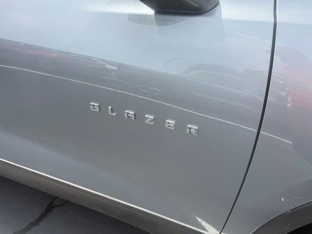 Used 2025 Chevrolet Blazer LT AWD/4WD image 4