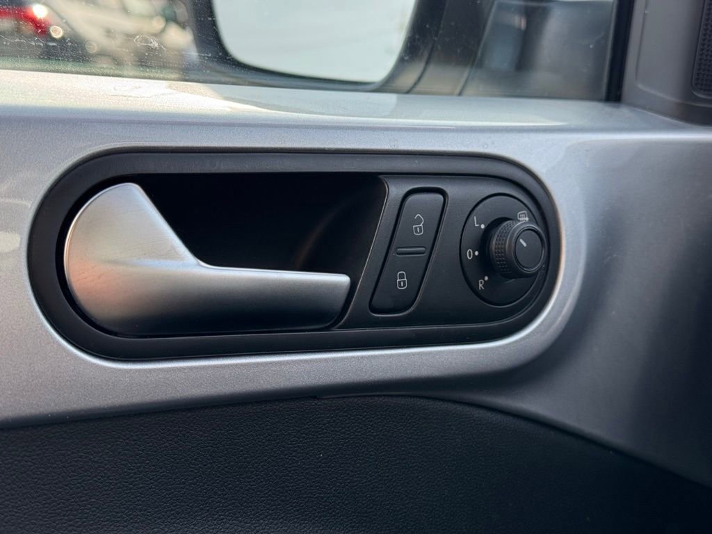 Used 2015 Volkswagen Beetle 1.8T Classic image 25