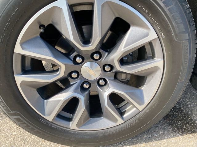 Used 2023 Chevrolet Suburban LT w/ LT Signature Plus Package image 22