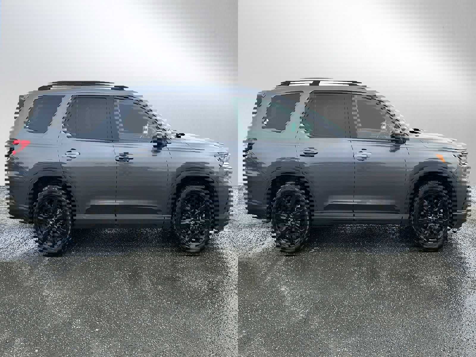 Used 2025 Honda Pilot Black Edition image 2