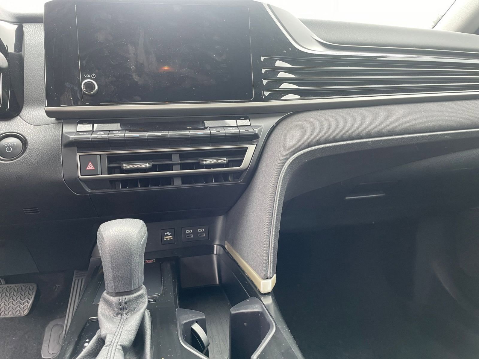 Used 2025 Toyota Camry LE image 18