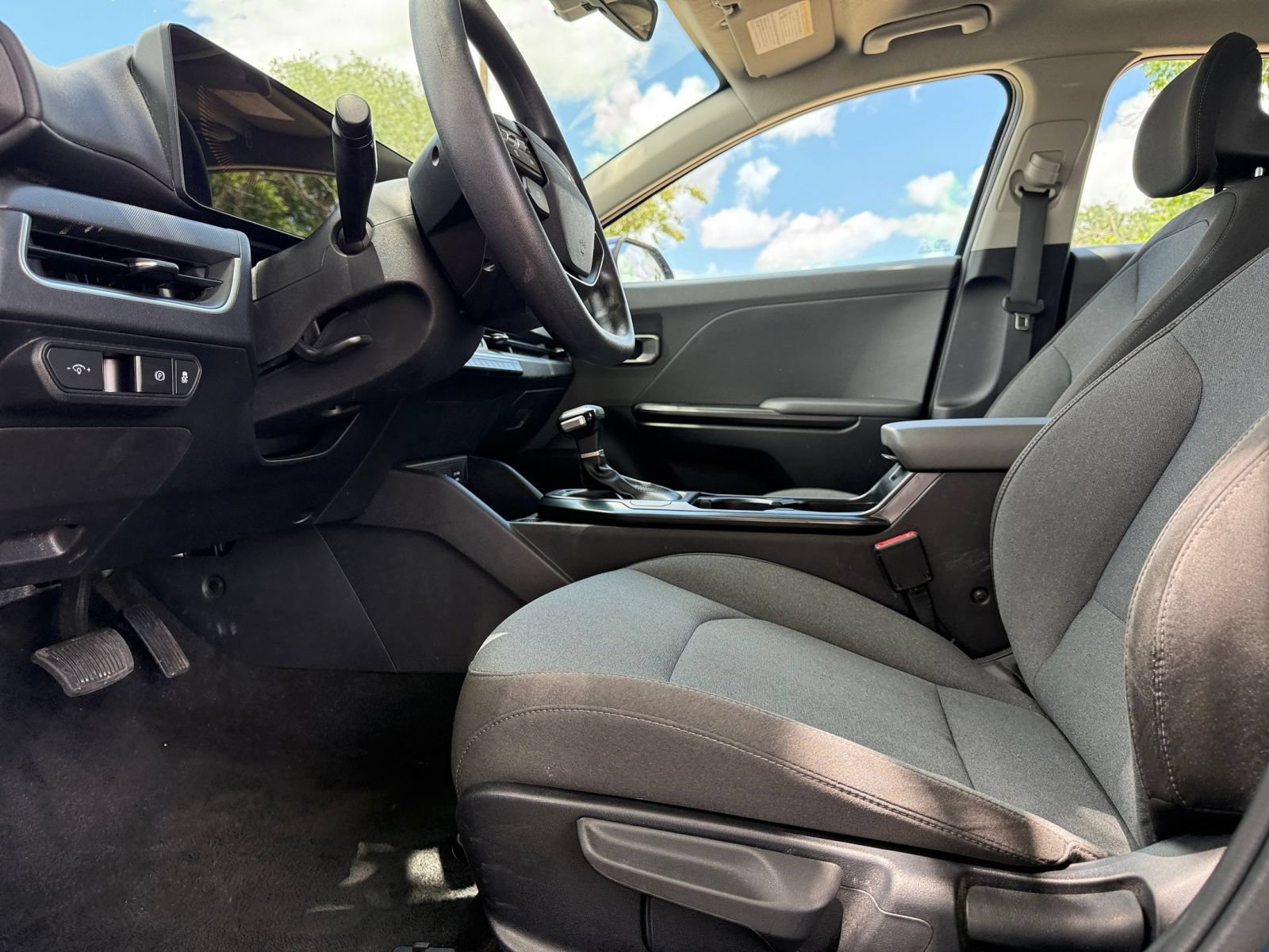 Used 2025 Kia K4 FWD image 29