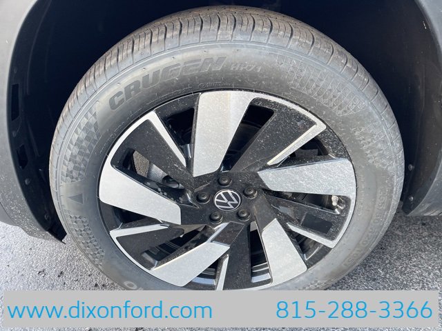 New 2025 Volkswagen Atlas Cross Sport SEL image 30