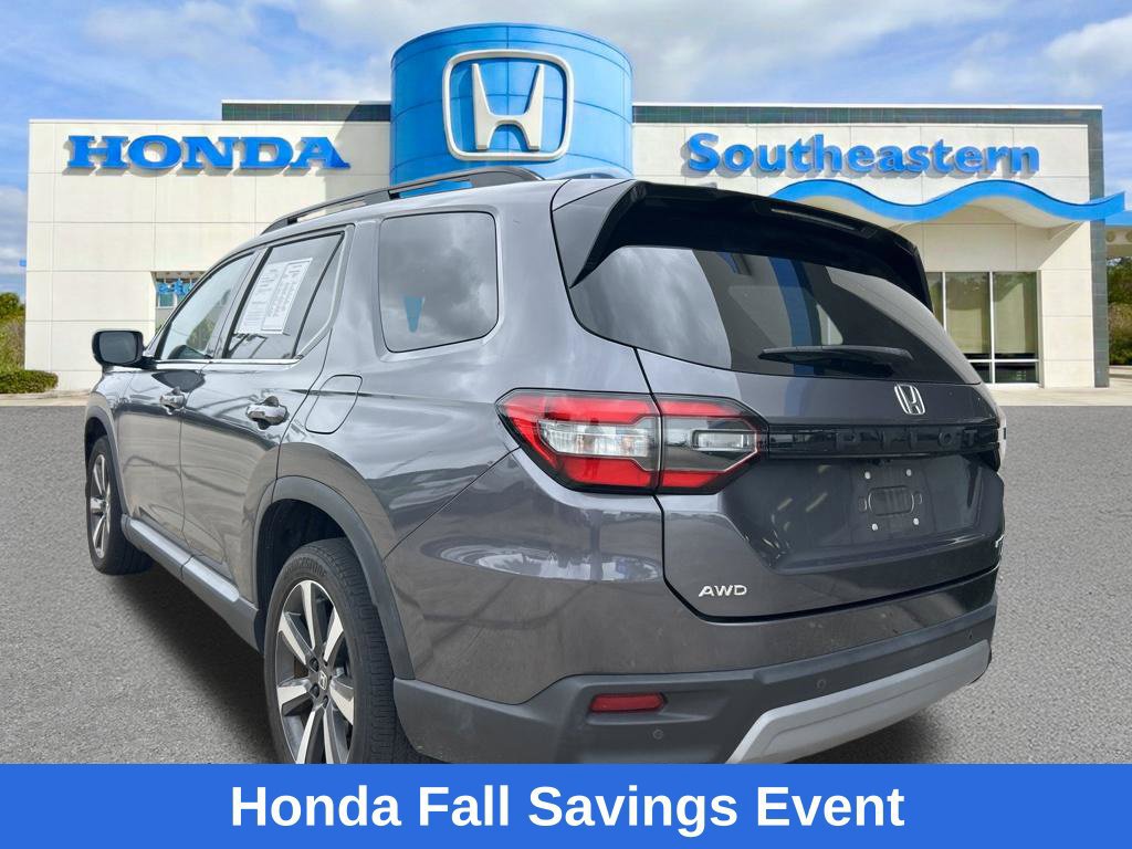 Used 2023 Honda Pilot Touring image 6