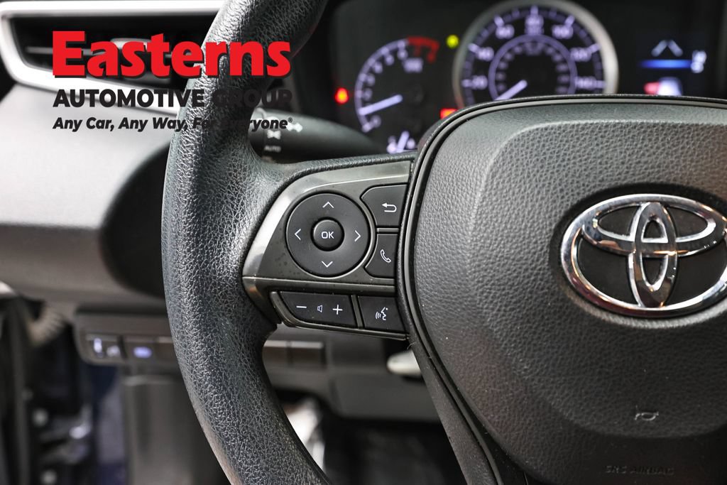 Used 2021 Toyota Corolla LE FWD image 14