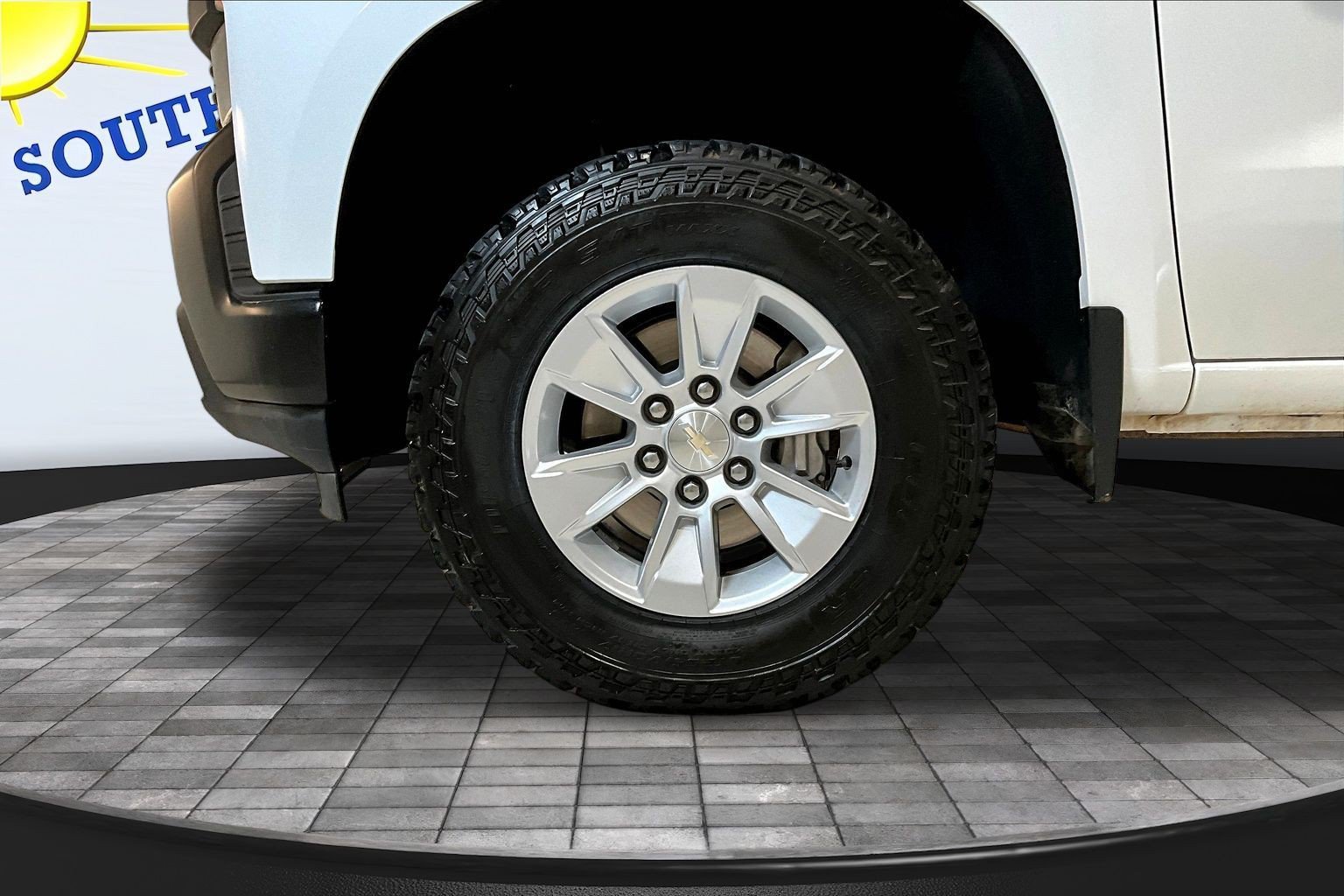 Used 2022 Chevrolet Silverado 1500 W/T w/ WT Value Package AWD/4WD image 35