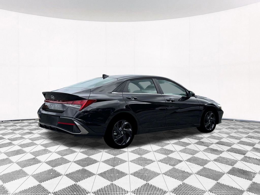 New 2026 Hyundai Elantra SEL Sport Premium FWD image 13