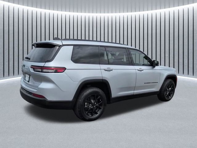 Used 2024 Jeep Grand Cherokee L Laredo AWD/4WD image 4