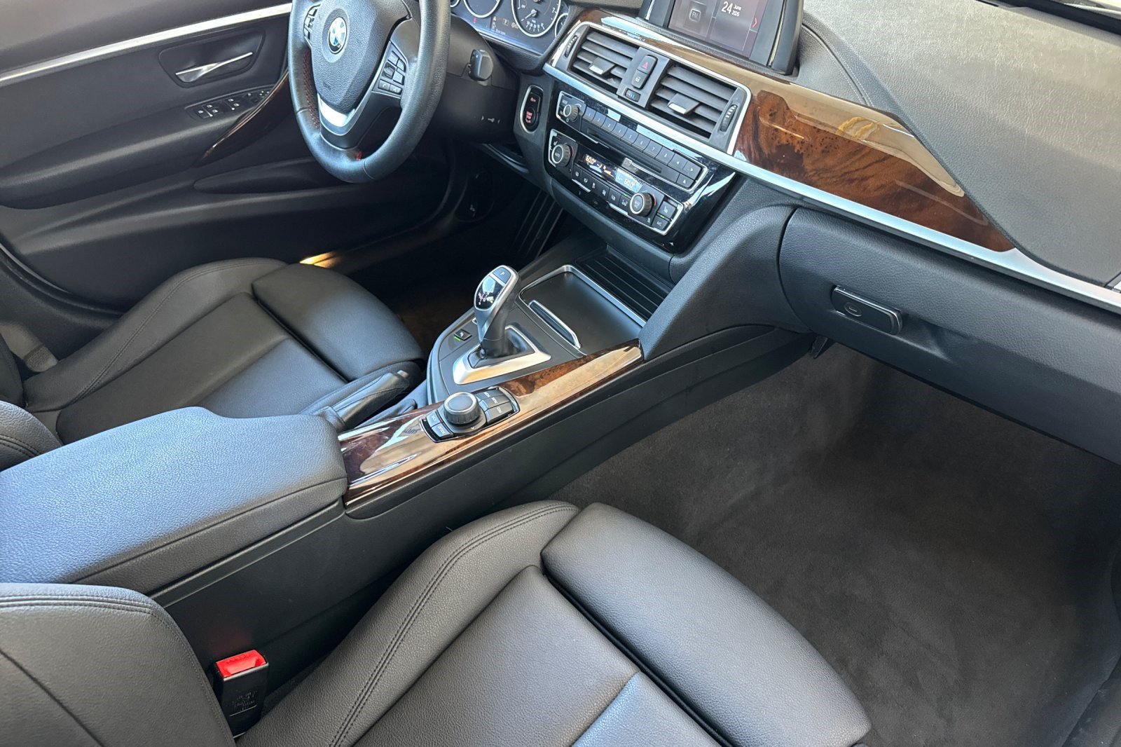 Used 2018 BMW 330i Sedan RWD image 33