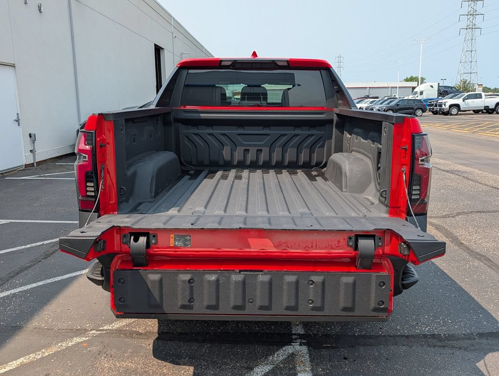 Used 2025 Chevrolet Silverado EV LT AWD/4WD image 8